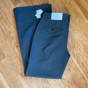 GAP Perfect Trouser Women's Pants with Two Way Stretch Fabric  - Size 6A